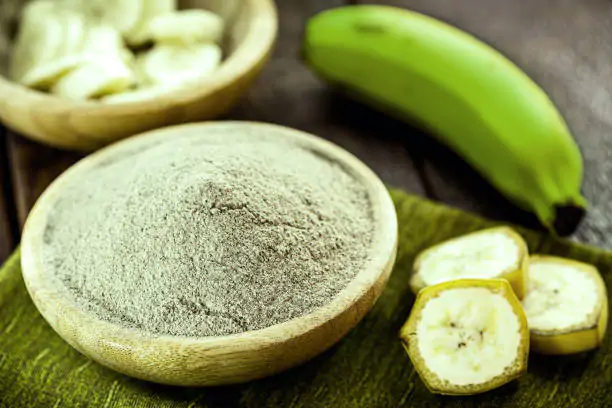 Farinha de banana verde, uma farinha saudável que você pode fazer em casa. Veja a receita