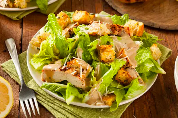 Salada Caesar - Aprenda a preparar uma salada incrível