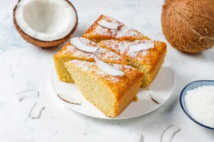 Bolo de fubá com coco