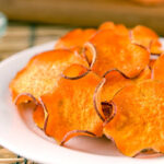 Aprenda a fazer chips de batata doce super crocantes