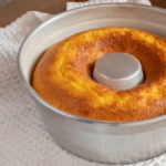 Aprenda a fazer o melhor bolo de milho verde de lata que você já provou