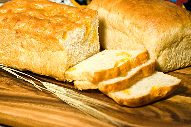 Que tal um pão de forma caseiro quentinho e macio para o café da manhã? Veja como fazer