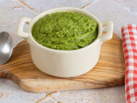 Aprenda a preparar o verdadeiro molho pesto