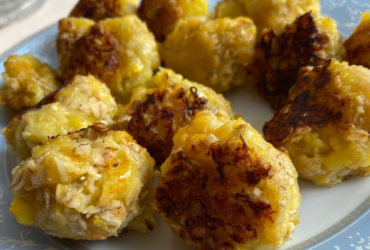 Bolinho fit, de banana da terra com aveia