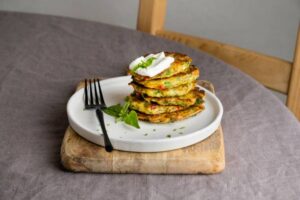 Fuja da mesmice, omelete de abobrinha, a receita que vai mudar seu café da manhã