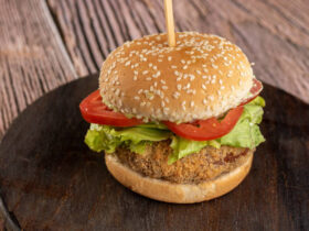Hambúrguer de grão de bico, uma opção saudável para não passar vontade