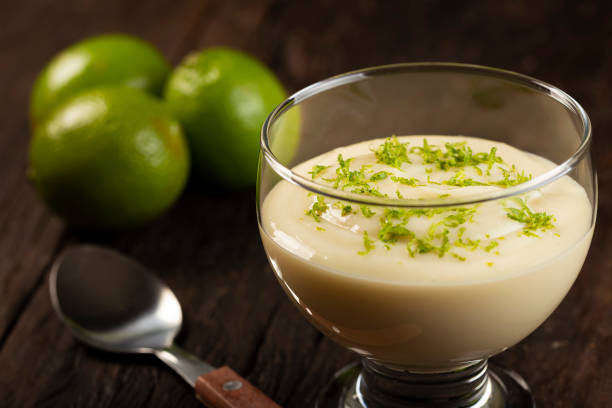 Mousse de limão com gelatina, nunca foi tão fácil preparar uma sobremesa