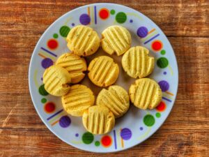 Saiba como fazer seus próprios biscoitos de maizena