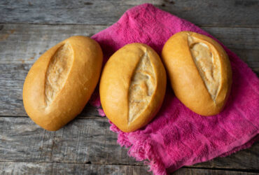 Saiba como fazer um maravilhoso pão francês na air fryer