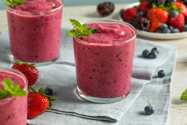 Smoothie de frutas vermelhas para adoçar e refrescar sua tarde