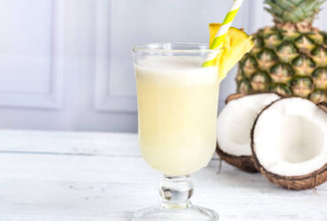 Surpreenda seus convidados com essa maravilhosa piña colada