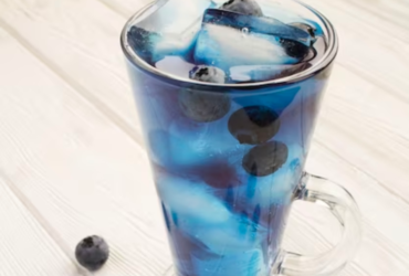 A bebida ideal para o seu sábado a noite: Blueberry drink. Experimente essa receita