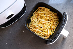 Aprenda a fazer batata frita saudável, na air fryer