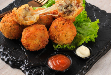 Bolinho de sardinha com queijo, prático, econômico e delicioso