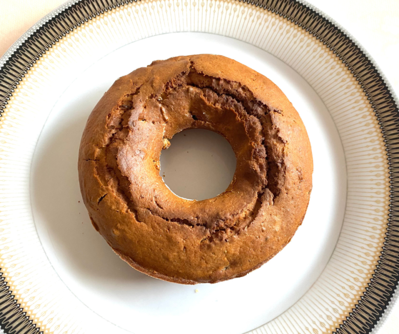 Bolo de tâmaras mel feito na air fryer. Experimente essa delícia