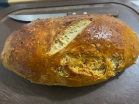 Experimente esse saboroso e nutritivo pão de aveia com trigo