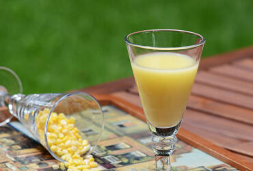 Suco de milho de lata, saboroso e fácil de preparar