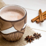 Chocolate quente anti-inflamatório. Cuidar da saúde é saboroso