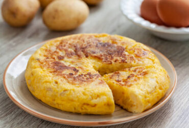 Omelete de batata, inovador e versátil