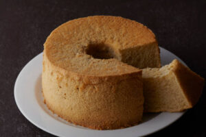 Bolo de pasta de amendoim que derrete na boca