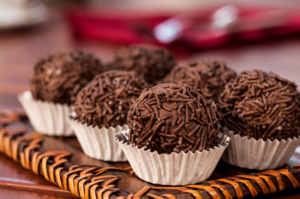 Brigadeiro de Nutella, já sabe que não dá para resistir. Experimente!