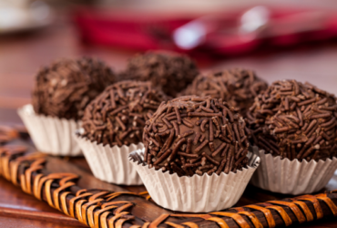 Brigadeiro de Nutella, já sabe que não dá para resistir. Experimente!