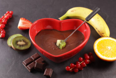 Fondue de chocolate em casa. Saiba como preparar essa delícia