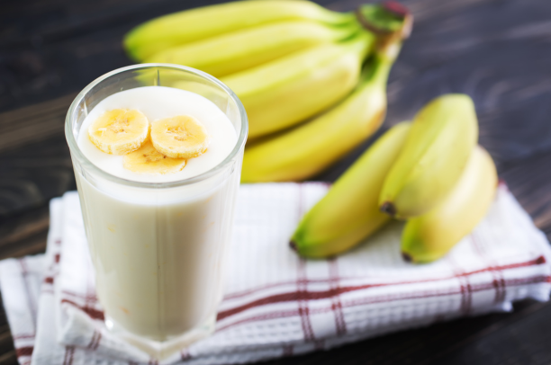 Iogurte Natural de Banana. Um Substituto Saudável para os Industrializados