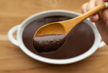 Brigadeiro de Colher no Microondas: Uma Sobremesa Rápida e Deliciosa