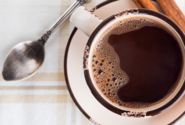 Café Saborizado com Canela e Pimenta Rosa: Um sabor surpreendente