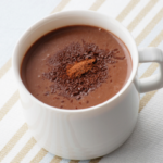 Chocolate Quente com Creme de Leite: Conforto para Dias Frios