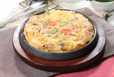 Omelete de forno, uma receita cheia de sabor em poucos passos