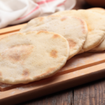 Pão Pita: A Receita Perfeita para Pães Achatados Inflados