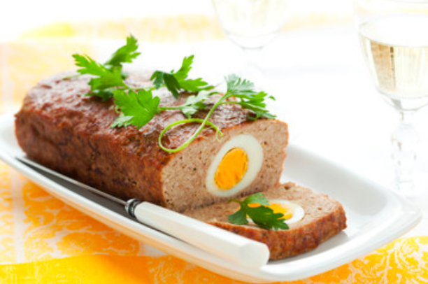 Rocambole de Carne moída com ovo cozido: Uma Surpresa saborosa