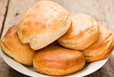 Aprenda a fazer pão de batata doce super macio e delicioso