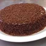 Bolo de Chocolate com Maionese: O segredo para um bolo super molhadinho