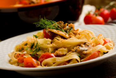 Macarrão com Sardinha e Tomate Sweet Grape: Uma Receita Deliciosa