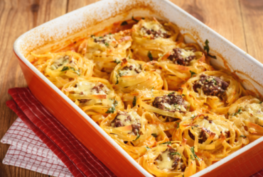 Aprenda a preparar um saboroso macarrão ninho recheado ao forno