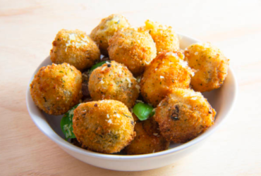 Bolinho de Arroz com Carne Moída. Aproveite as sobras