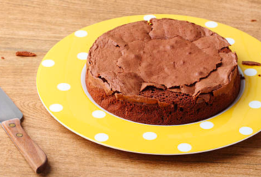 Bolo de Chocolate Sem Ovos: Super fácil e fofinho