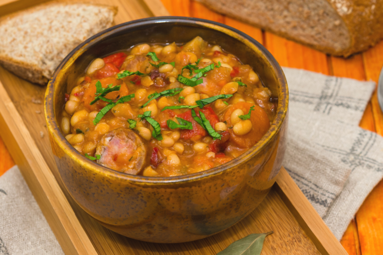 Cassoulet: Conheça a feijoada francesa