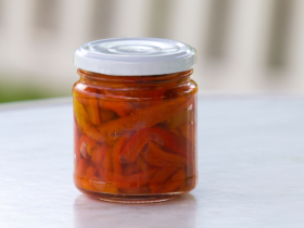 Aprenda a preparar a sua própria conserva de pimenta