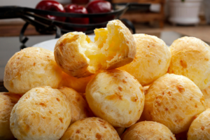 Pão Quatro Queijos: Você precisa experimentar essa receita