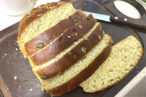 Pão de forma feito na air fryer. Não precisa sovar, fácil e rápido