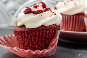 Cupcake Red Velvet para Celebrar o Natal com Sabor e Estilo