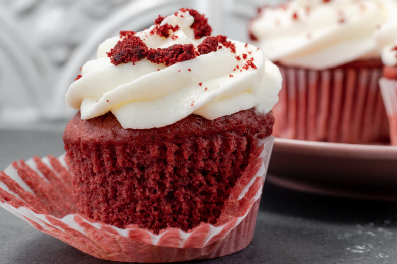 Cupcake Red Velvet para Celebrar o Natal com Sabor e Estilo