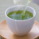 O Poderoso Chá Verde e Dente-de-Leão para Eliminar Celulite