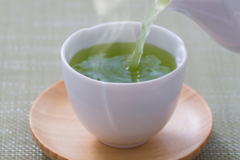 O Poderoso Chá Verde e Dente-de-Leão para Eliminar Celulite