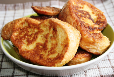 Rabanadas Douradinhas no Forno com Toque Especial de Bebida Vegetal