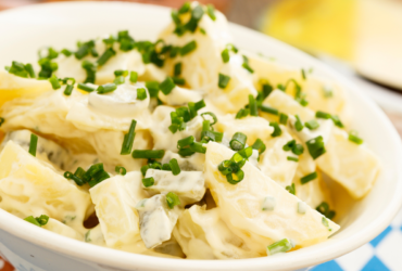 Salada de Batata Alemã: Uma Explosão de Sabores em sua cozinha